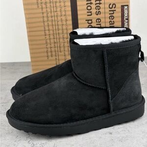 New Kirkland Signature Shearling Boots black Women’s Size 8 New In Box